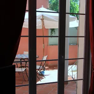 Appartement Avec Patio Et Garage Centre Et, Sanary-sur-Mer
