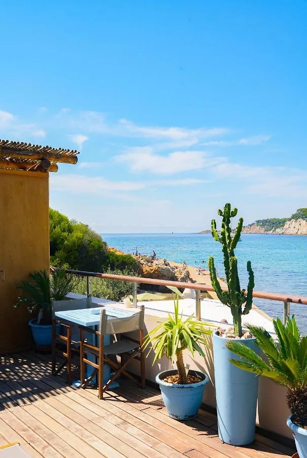 O Petit Monde Hotel Sanary-sur-Mer France