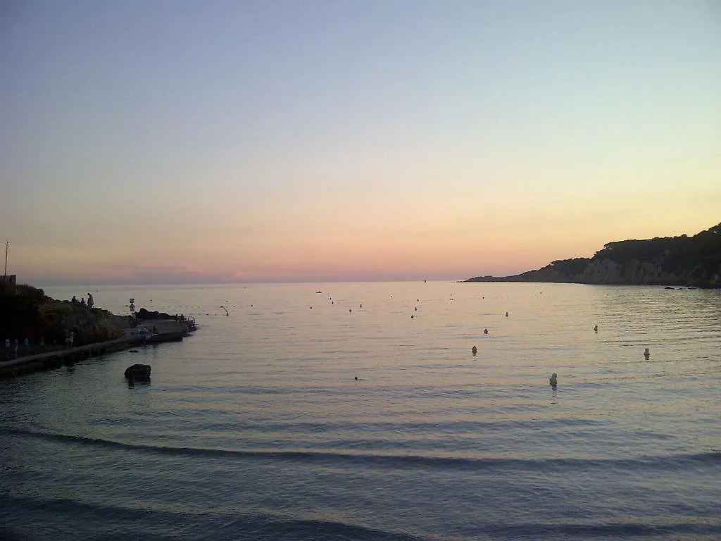 O Petit Monde Hotel Sanary-sur-Mer