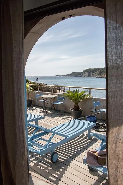 O Petit Monde Hotel Sanary-sur-Mer France